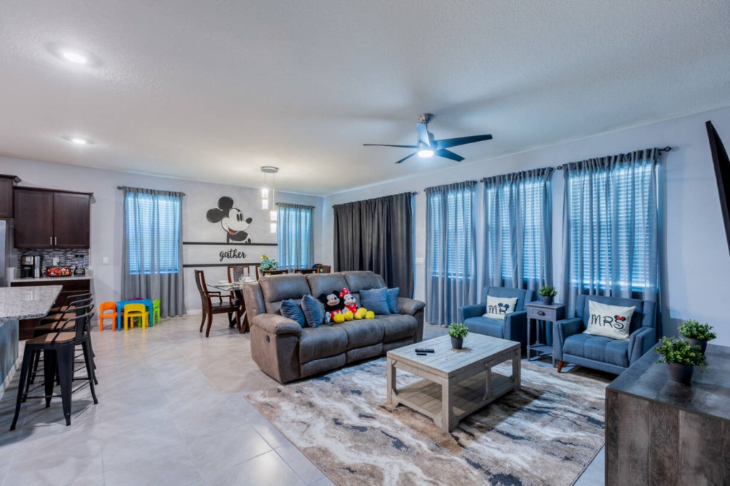 Family Fun Disney & Universal Themed Villa w/ pool