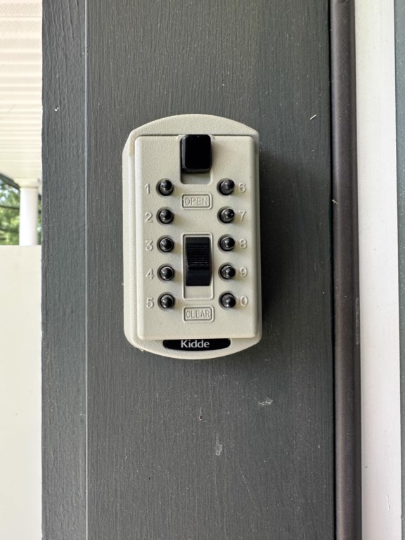 Legends Fountain View unit 109 lock box