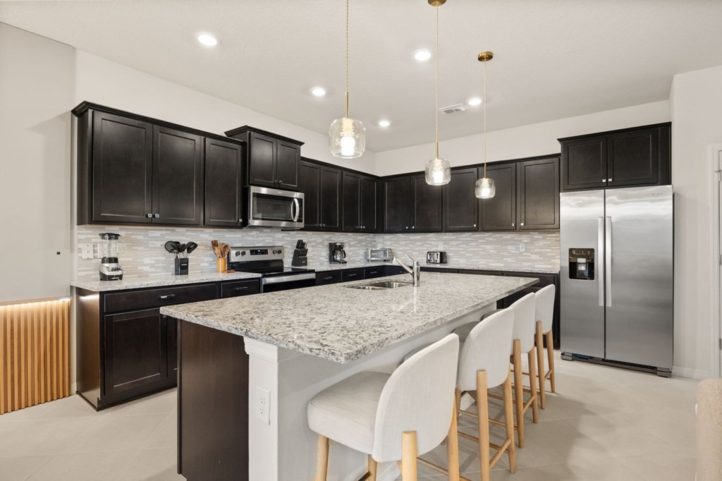 Kitchen — 16248 Saint Kitts Circle, photo 11 of 110