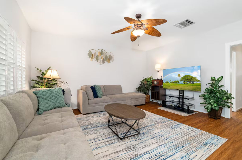 LivingroomwithSmartTV