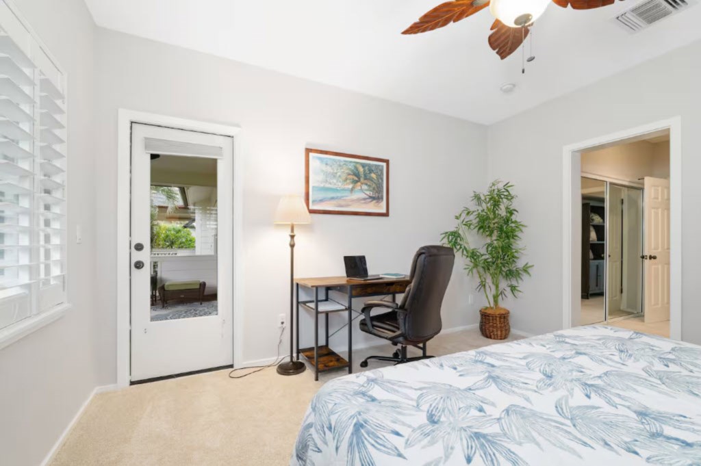 PrimaryBedroomwithLanaiAccess