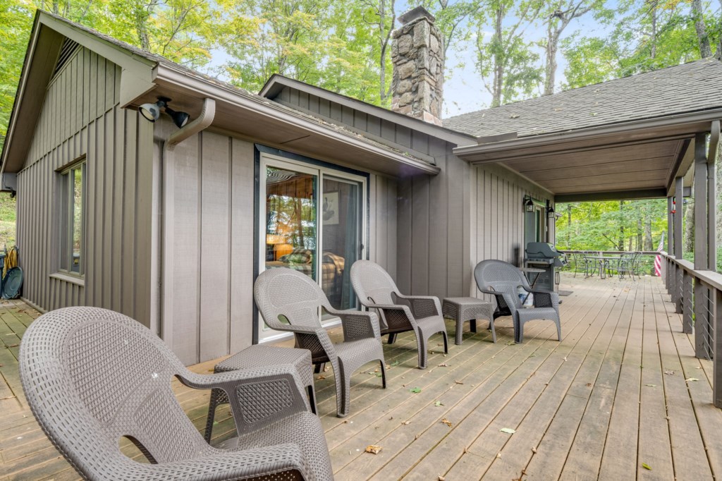 32-web-or-mls-792-mcdaris-loop-dr