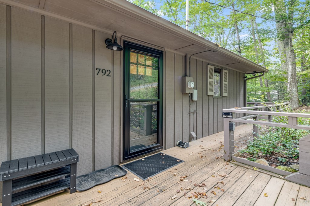 4-web-or-mls-792-mcdaris-loop-dr