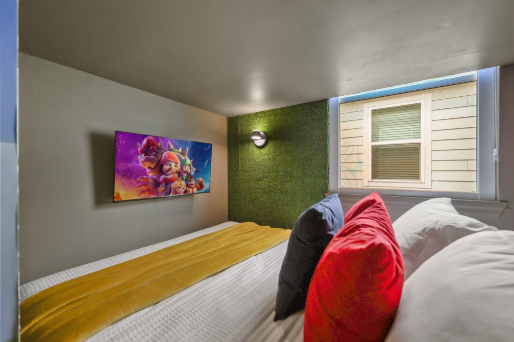 Super Mario - themed bedroom