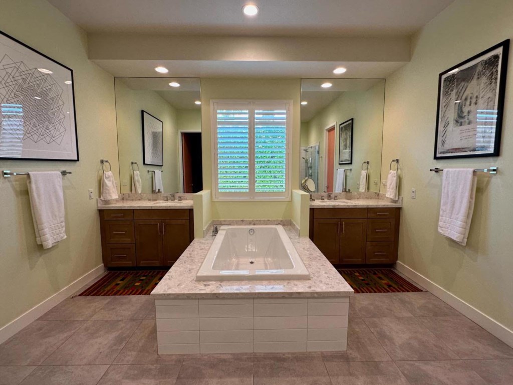 master_bath.0004