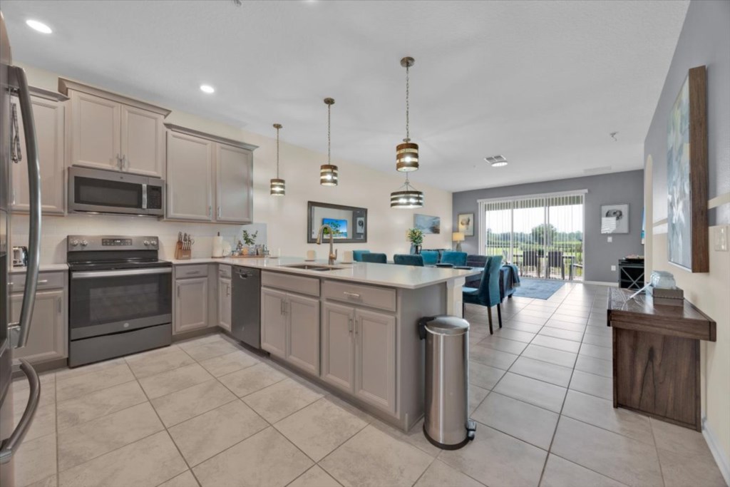 13-895OceanCourseAve-12