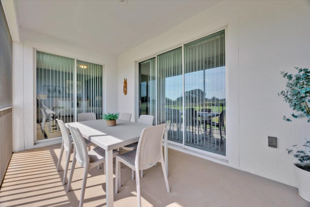26-895OceanCourseAve-25