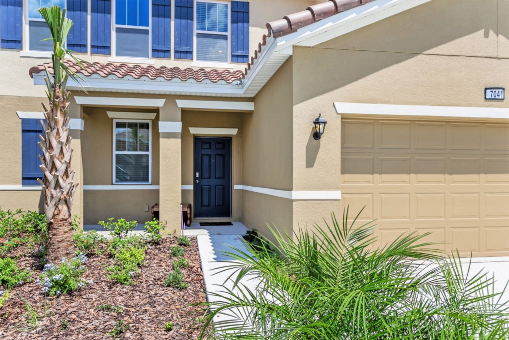3-web-or-mls-7041OakwoodSt,Solterra_03