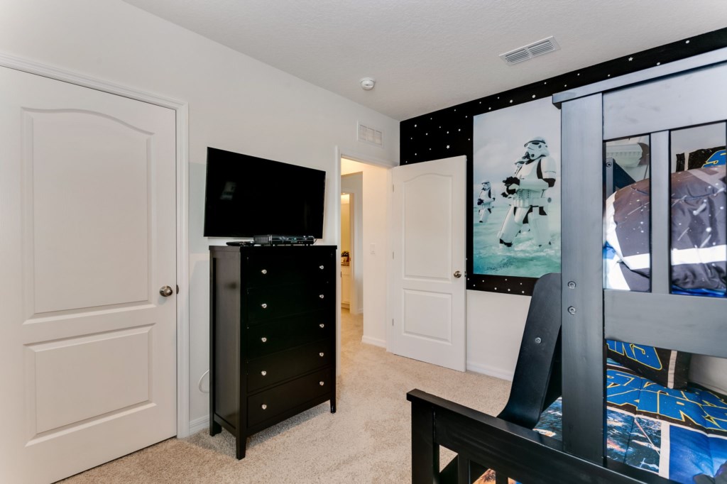31-web-or-mls-7041OakwoodSt,Solterra_31