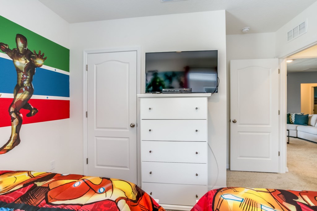 37-web-or-mls-7041OakwoodSt,Solterra_37