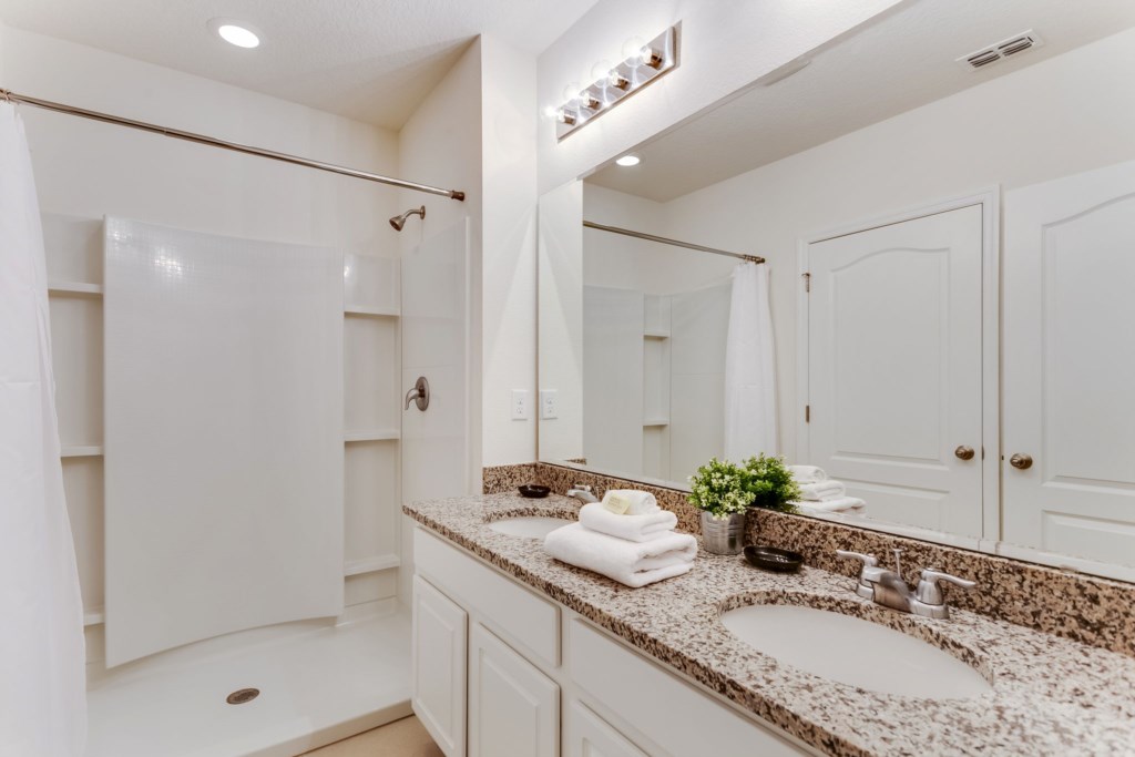 42-web-or-mls-7041OakwoodSt,Solterra_42