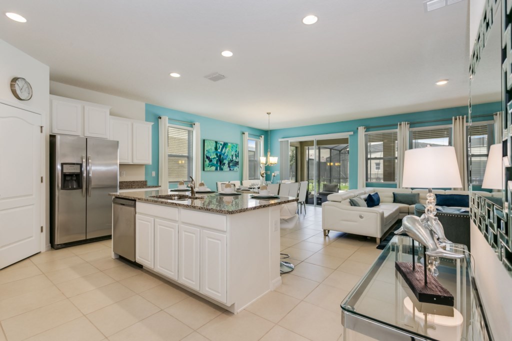5-web-or-mls-7041OakwoodSt,Solterra_05