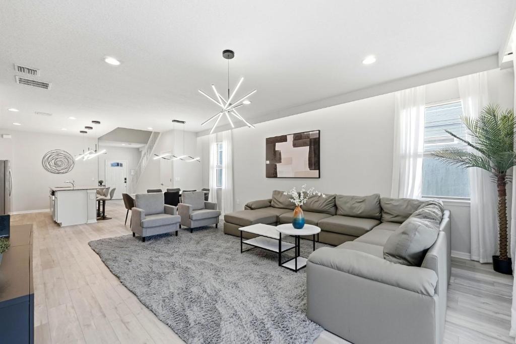 7 bedroom vacation house at Windsor at Westside  - Image 3