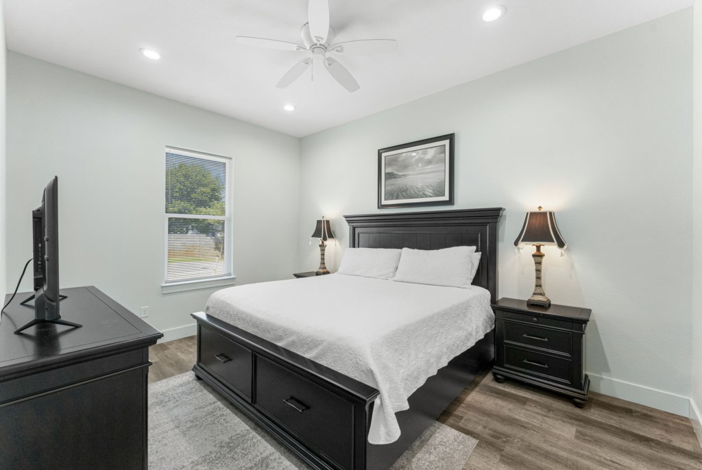 King Room on level 1 with private bathroom