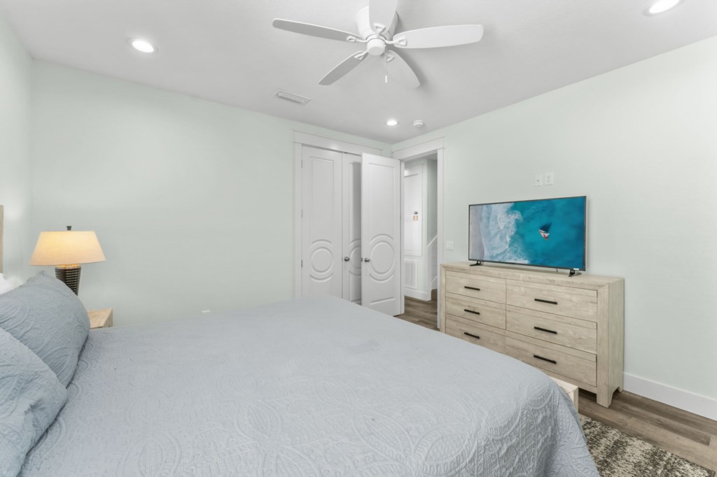 King room on level 2 with private bath