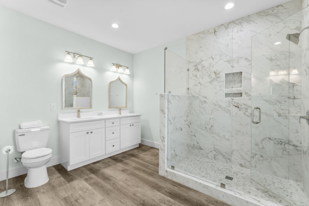 King room on level 2 with private bath