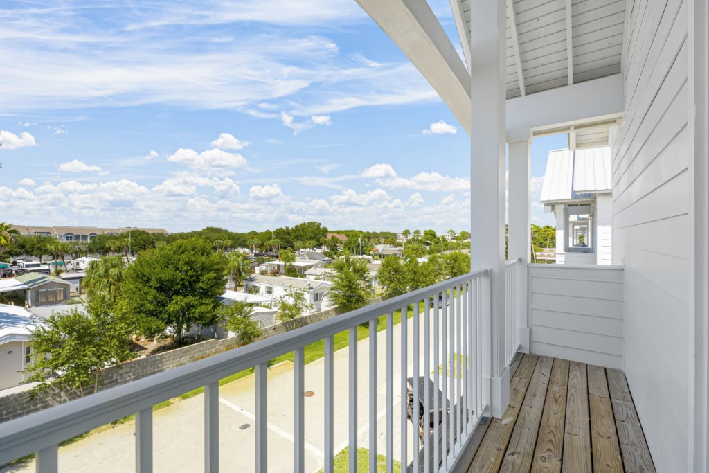 3rd floor balcony off the king room