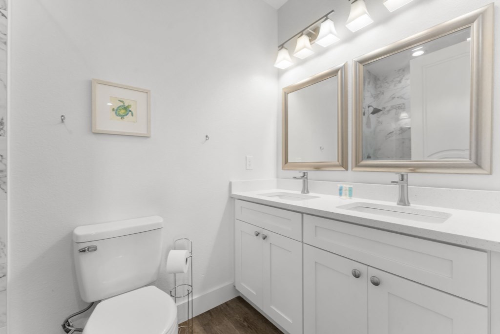 Private King/Bunk Bathroom On 2nd Floor
