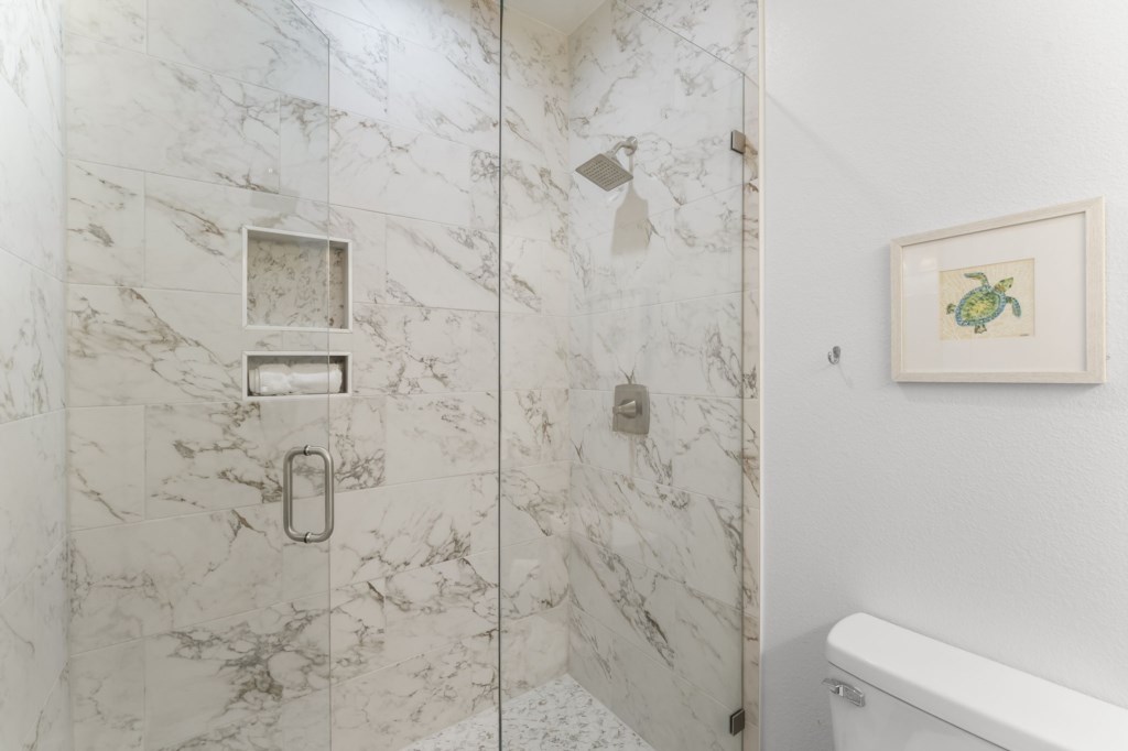 Private King/Bunk Bathroom On 2nd Floor