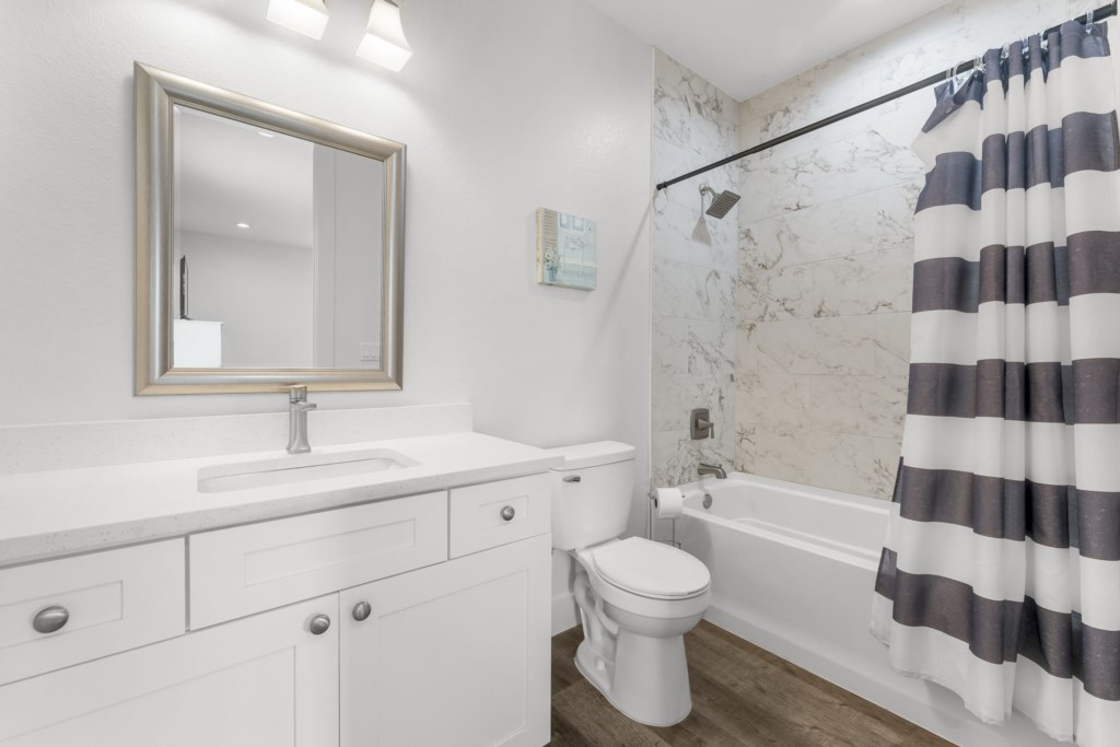Private King Bathroom On 2nd Floor