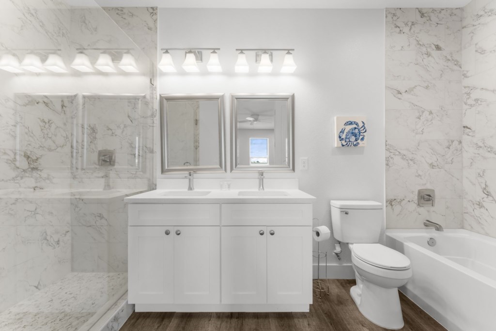Private King Bathroom On 3rd Floor