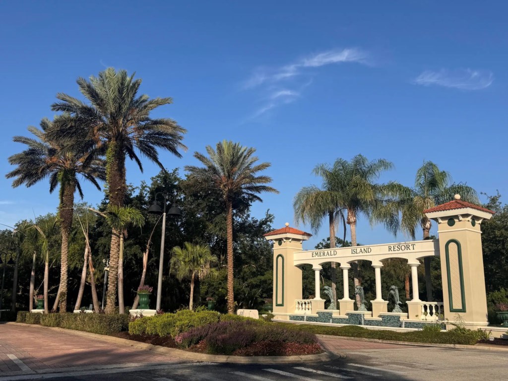 EmeralIslandResort