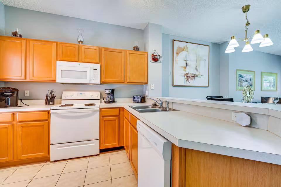 FullKitchenwithBreakfastBar