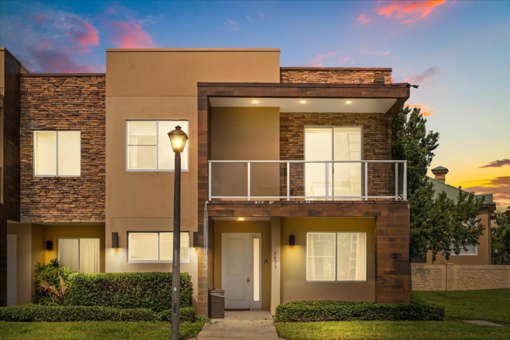 4 bedroom vacation townhouse at Magic Village Yards - Image 1