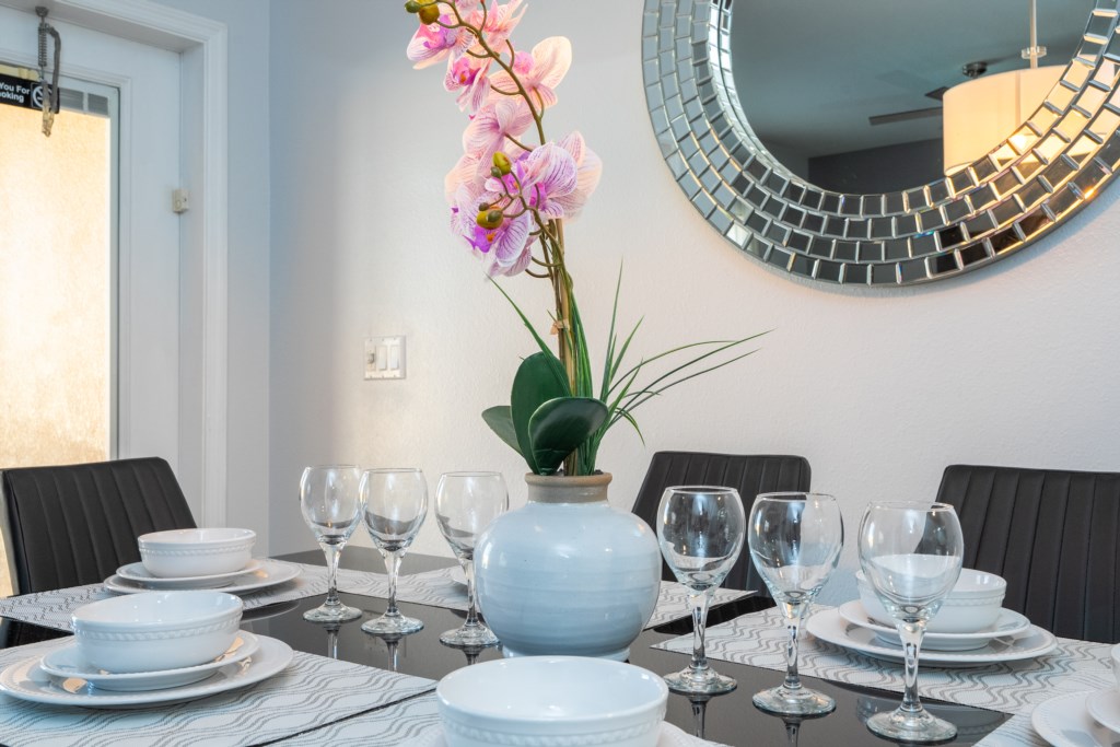 Open floor concept living & dining