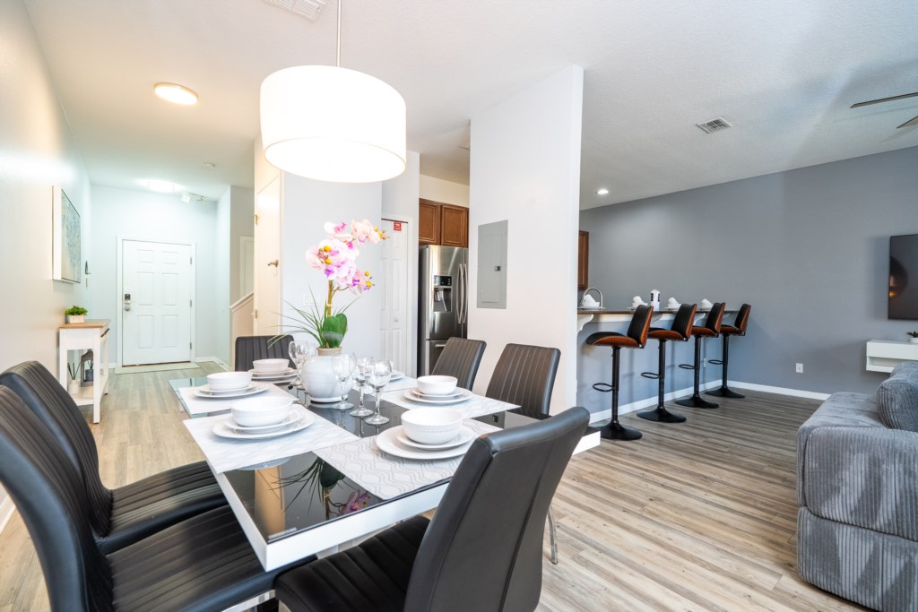 Open floor concept living & dining