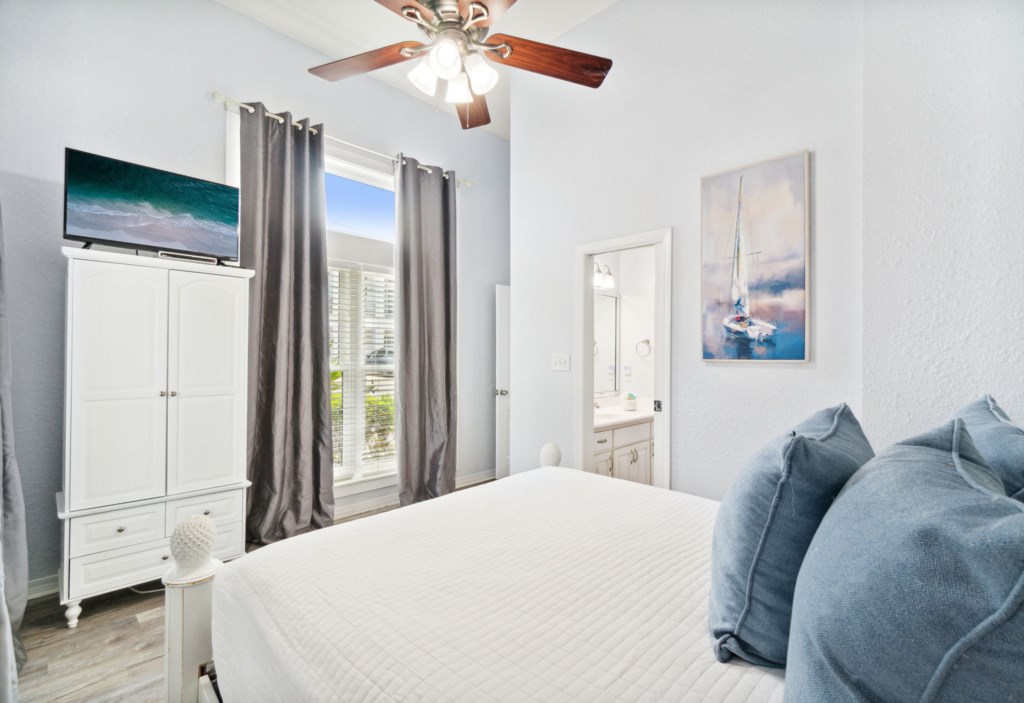 Level 1 Queen Bedroom with connected Bathroom, also accessible from Hallway
