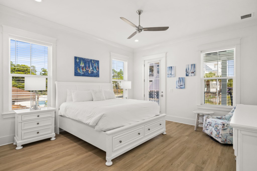 King Bedroom With Private Bathroom On 2nd Floor