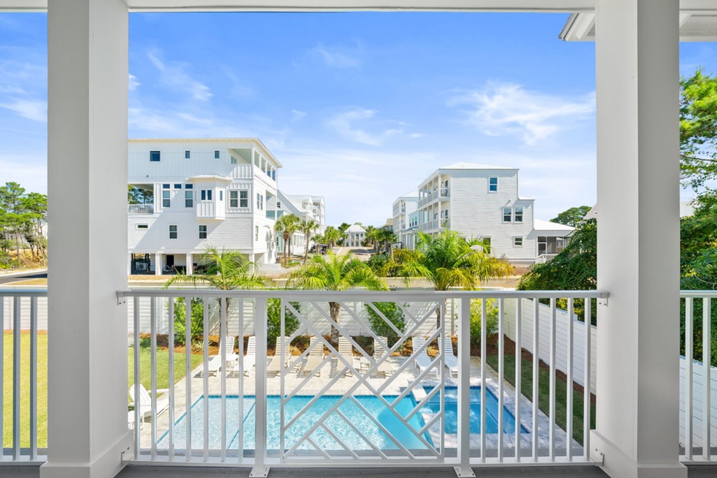2nd Floor Balcony Overlooking The Pool