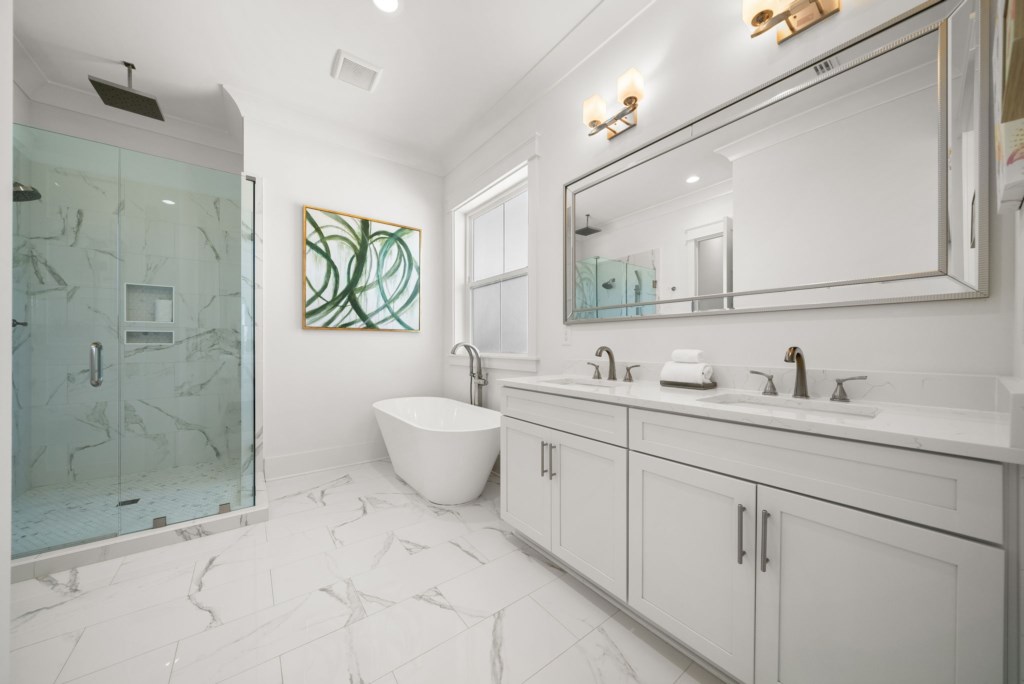Private King Bathroom On 3rd Floor
