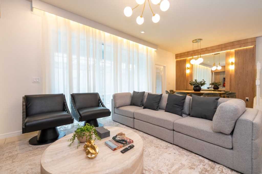 Open floor concept living & dining