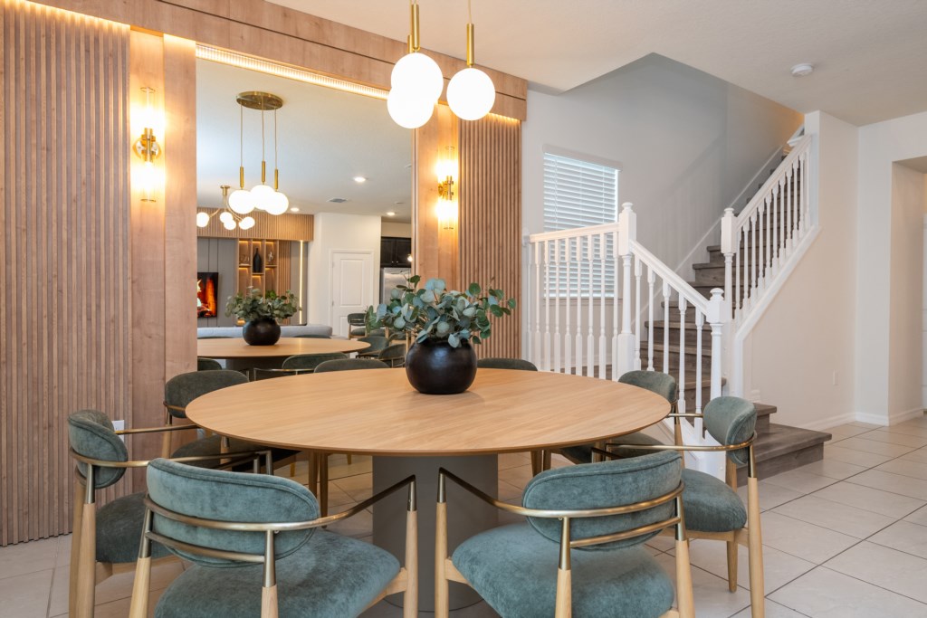 Open floor concept living & dining