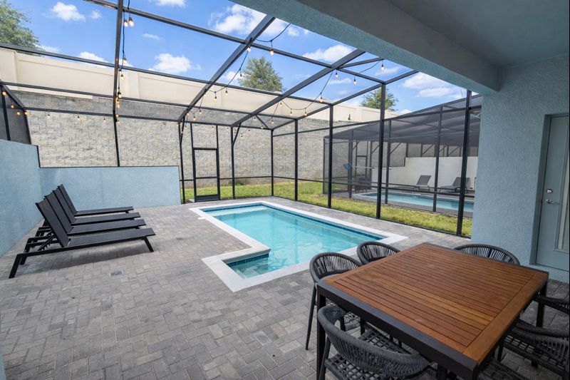 Private Splash Pool (heat available for an additional fee).