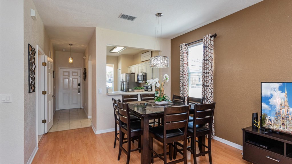 Dining Area & Entryway
Inviting dining space with seating for six. Easy access to entryway and kitchen.