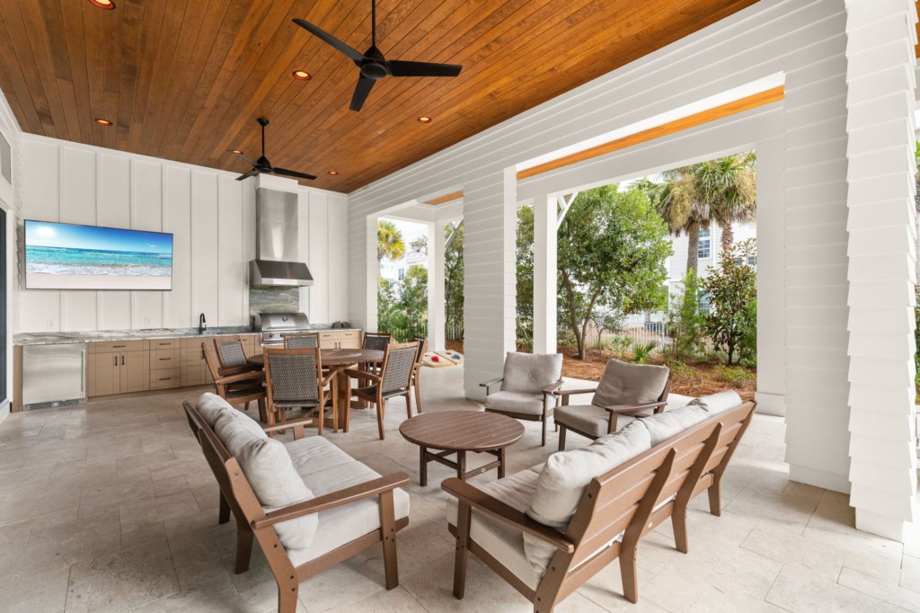 Outdoor Kitchen and Dining Area