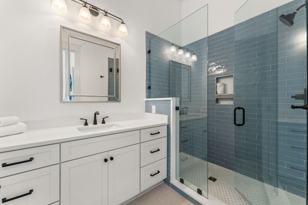 Private King Bathroom On 3rd Floor