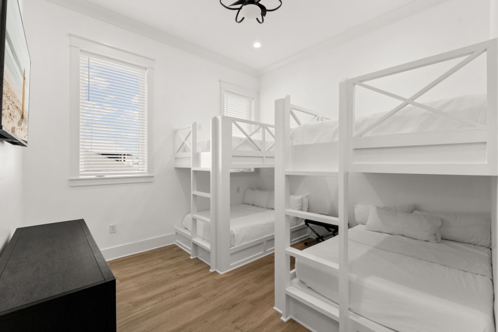Guest Room With Four Queen Beds and Private Bathroom On 3rd Floor
