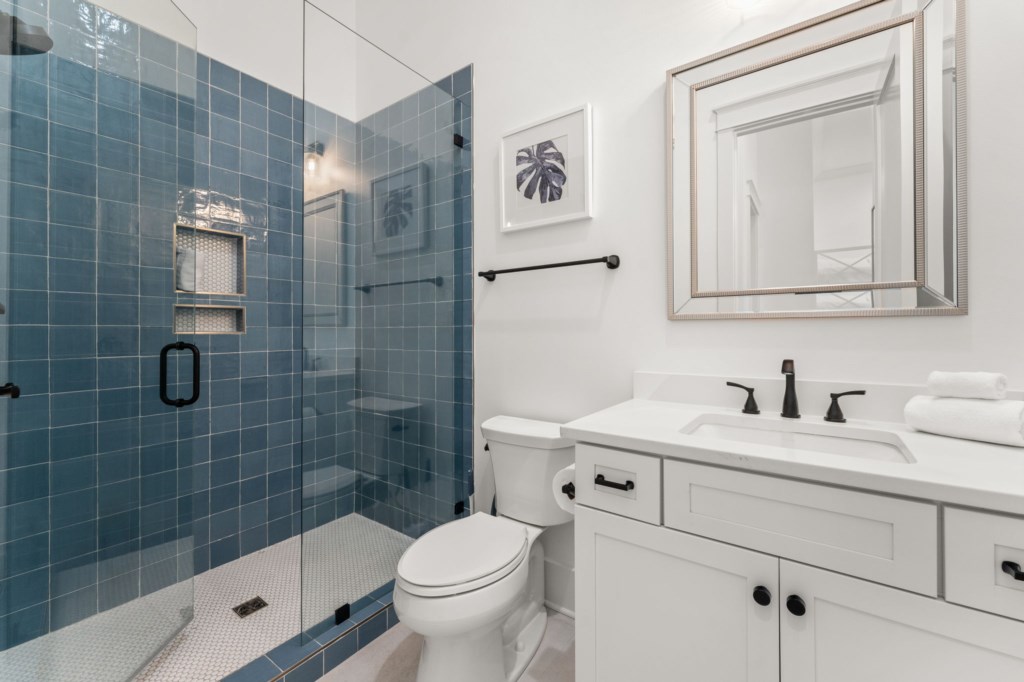 Private Queen Bathroom On 3rd Floor