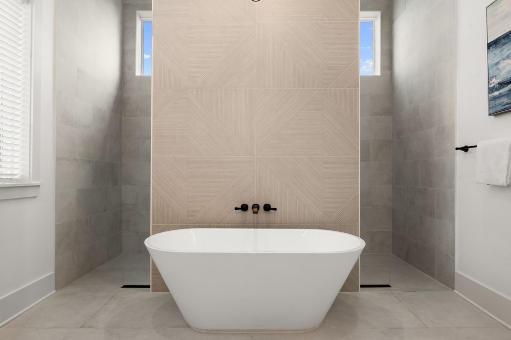 Private King Bathroom On 3rd Floor