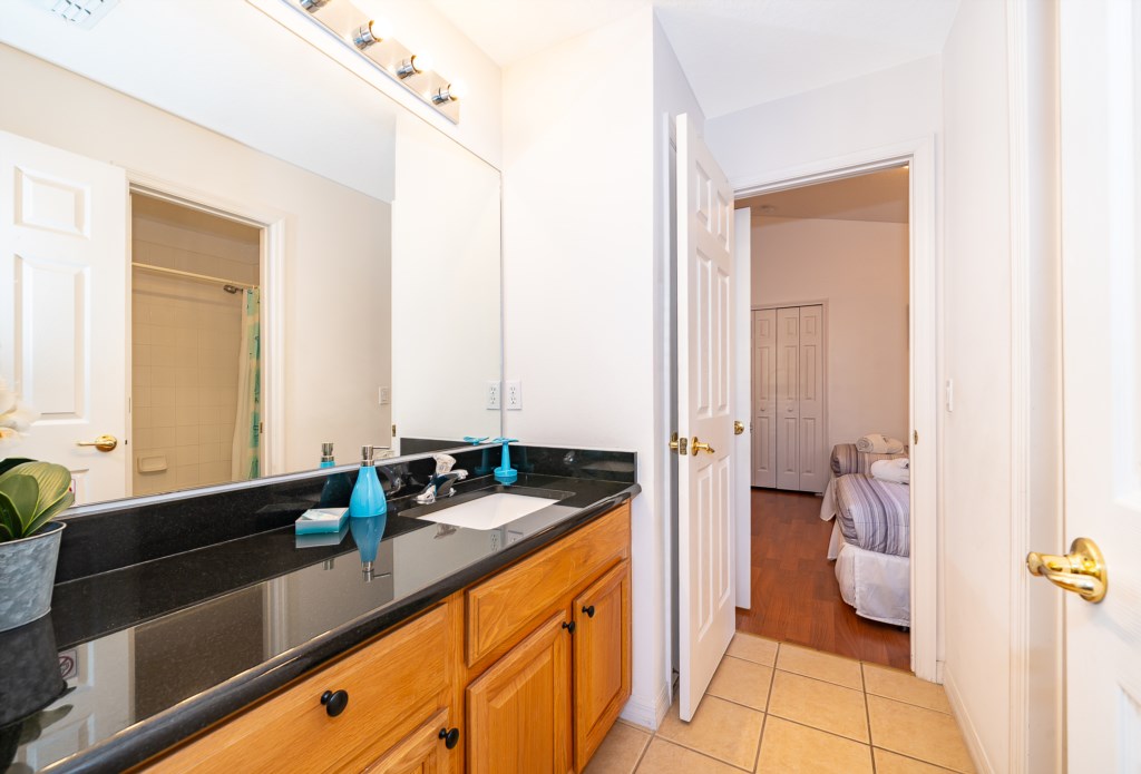 2nd Bathroom (Jack & Jill with Bedroom 2 & 3)