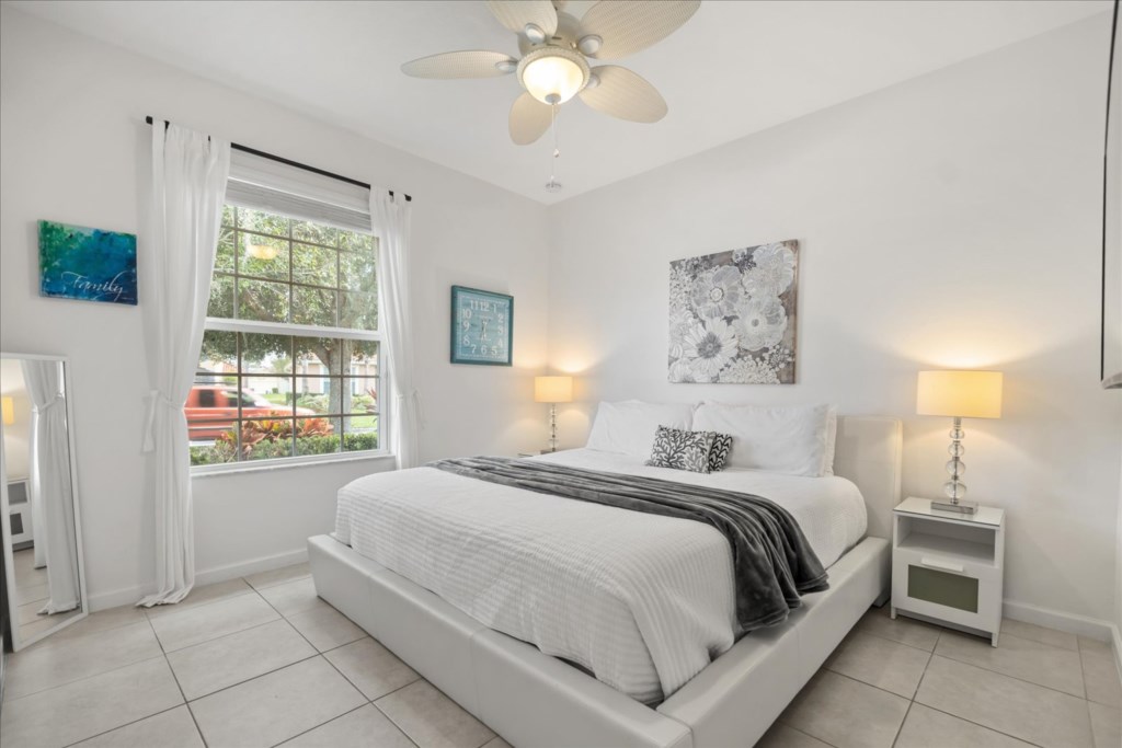 4 bedroom vacation house at Solterra - Image 18