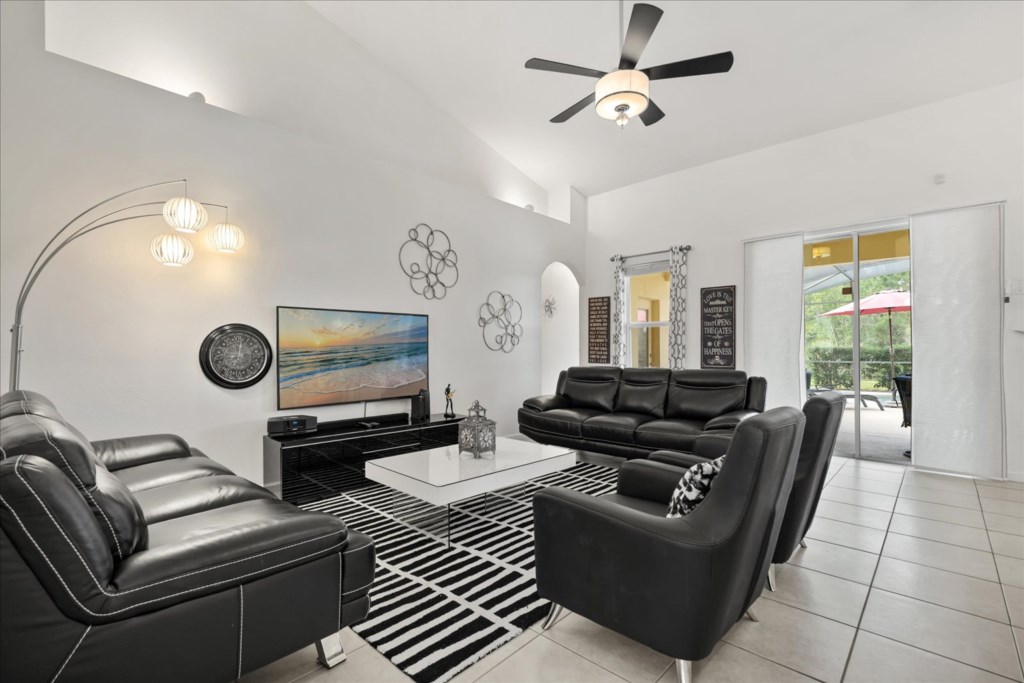 4 bedroom vacation house at Solterra - Image 3