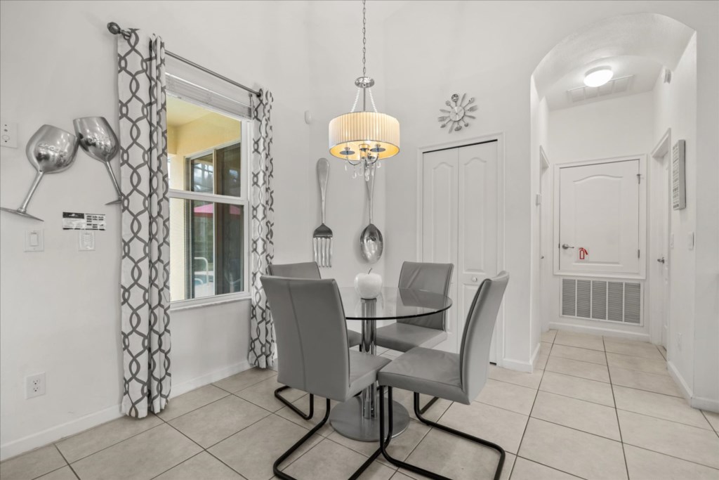 4 bedroom vacation house at Solterra - Image 9