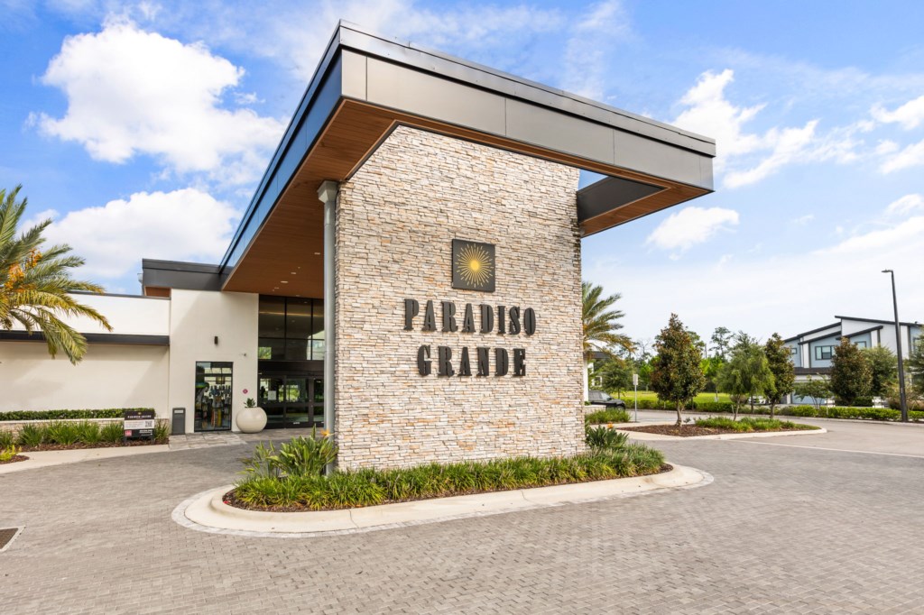 32-web-or-mls-6001HighSeasDr,Orlando,FL32821-32