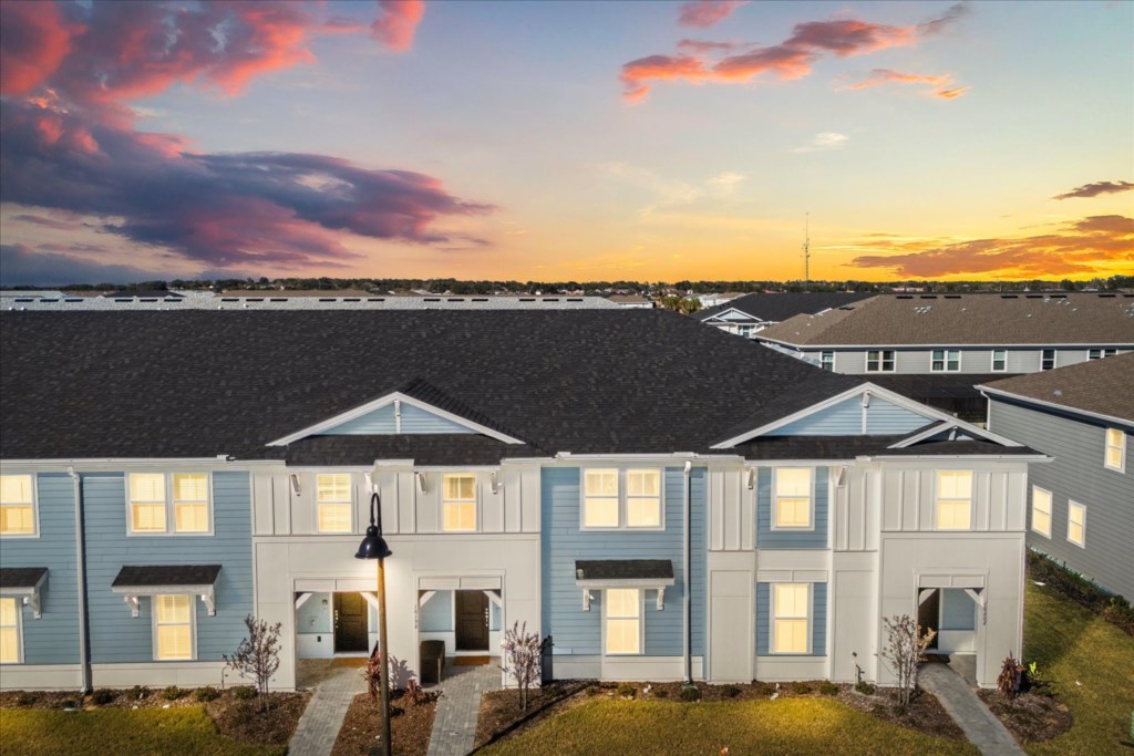 5 bedroom vacation townhouse at Windsor Cay - Image 1