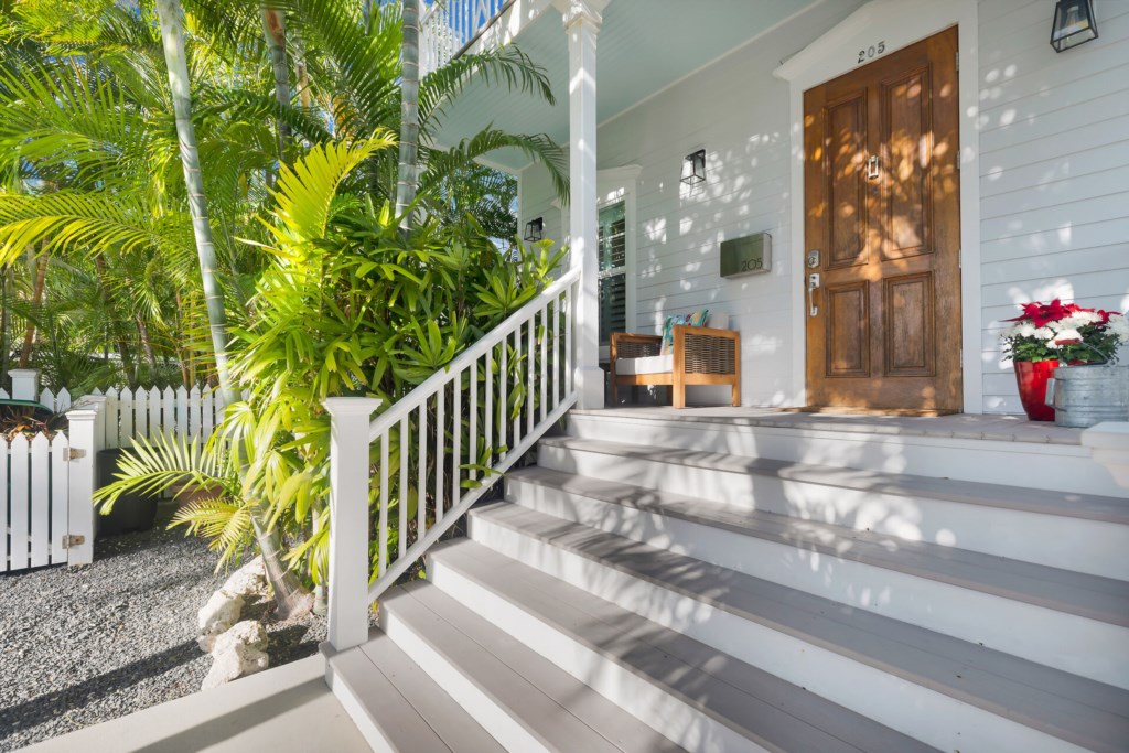 Bahama Village Sanctuary - Family & Dog Friendly